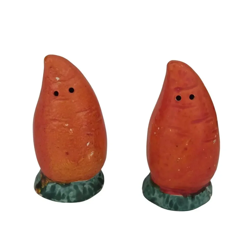 Vintage 1950s Anthropomorphic Carrot Salt & Pepper Shakers – Made in Japan
